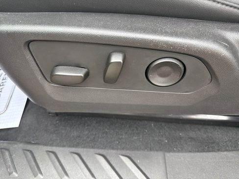 Used 2025 Chevrolet Colorado Trail Boss image 28