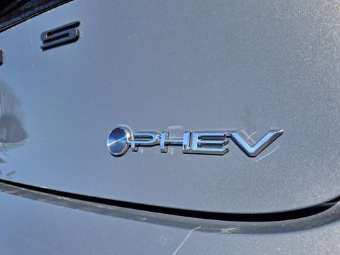 New 2026 Toyota Prius Plug-In Hybrid image 5