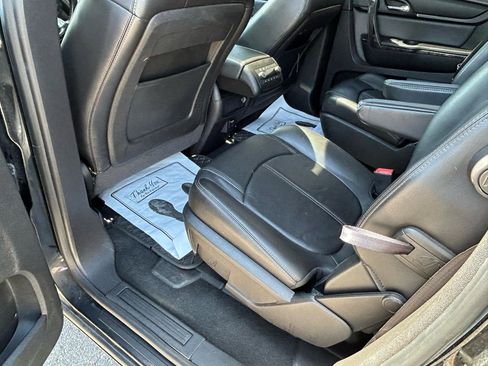 Used 2016 GMC Acadia SLT w/ Open Road Package AWD/4WD image 9