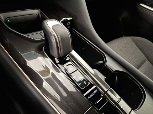 Used 2024 Toyota Crown XLE image 12