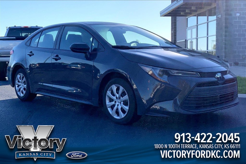 Used 2026 Toyota Corolla LE FWD image 1