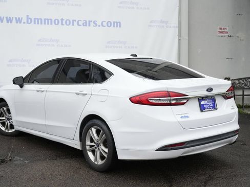 Used 2018 Ford Fusion SE FWD image 4