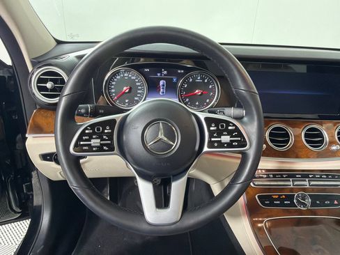 Used 2019 Mercedes-Benz E 300 4MATIC w/ Premium 1 Package image 15