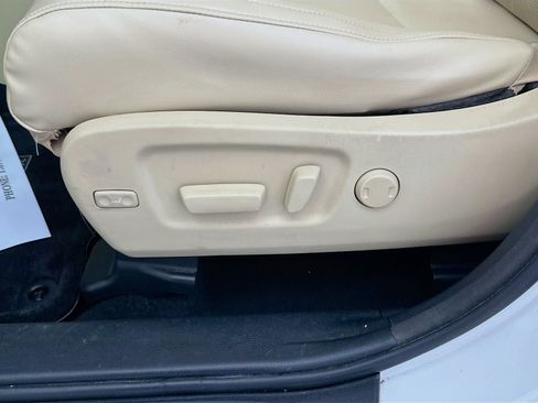Used 2016 Toyota Highlander Limited FWD image 18