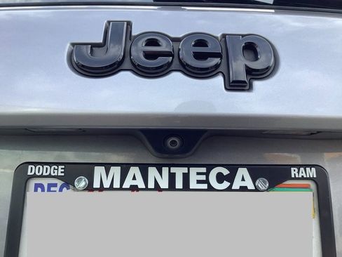 Used 2018 Jeep Grand Cherokee Altitude image 28