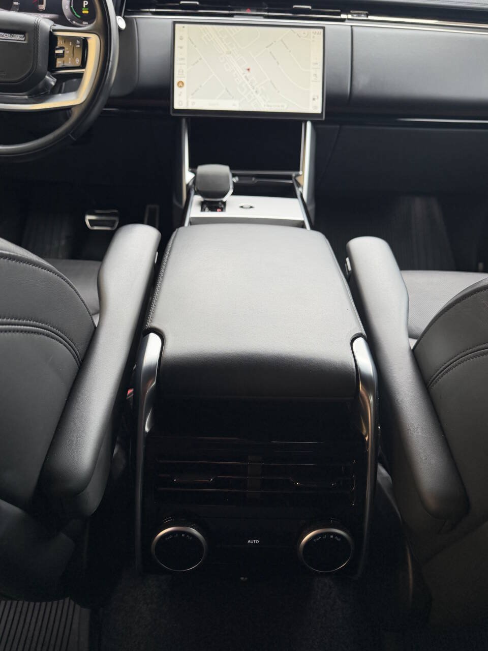 Used 2025 Land Rover Range Rover SE AWD/4WD image 30