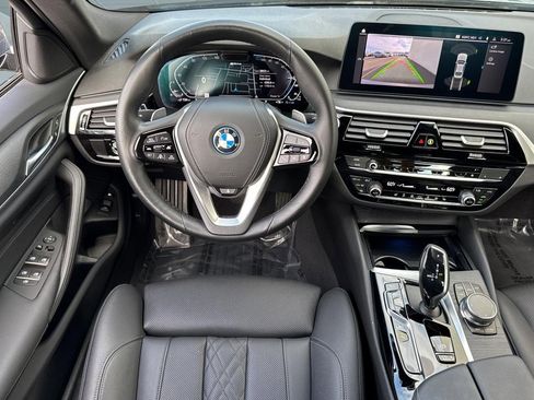 Certified 2023 BMW 530e xDrive image 28