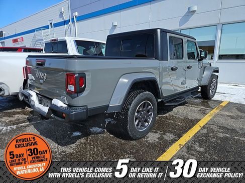 Used 2022 Jeep Gladiator Overland w/ Popular Equipment Package image 3