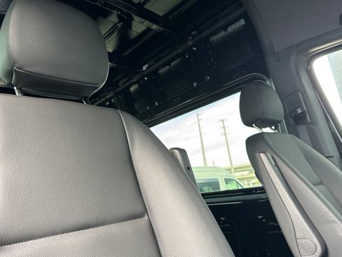 Used 2024 Mercedes-Benz Sprinter 3500 image 9