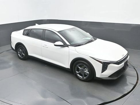 Used 2025 Kia K4 FWD image 28