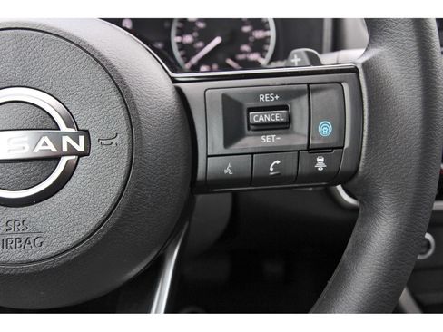 Used 2022 Nissan Rogue SV FWD image 19