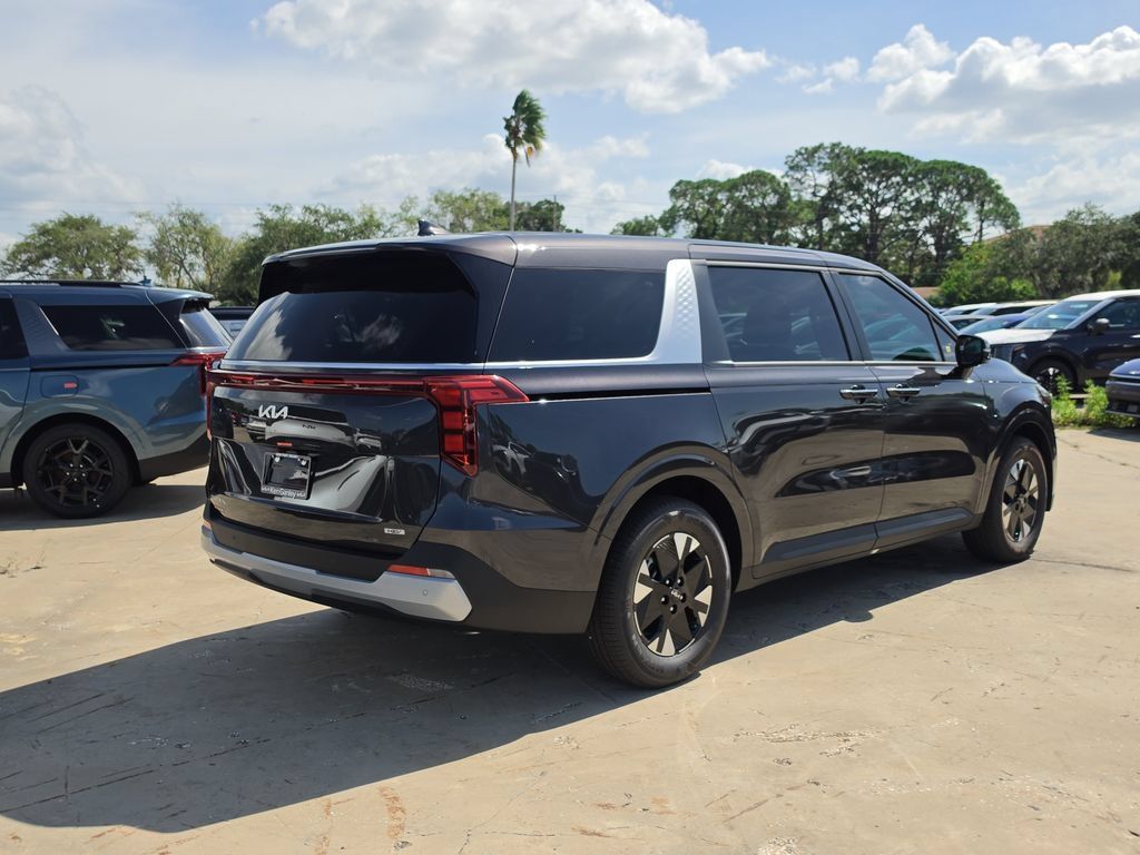 New 2027 Kia Carnival LXS FWD image 8