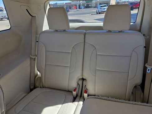 Used 2020 GMC Acadia Denali w/ Denali Ultimate Package image 10