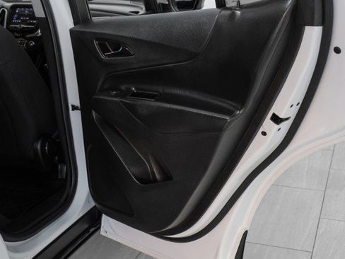 Used 2022 Chevrolet Equinox LT w/ Driver Convenience Package image 44