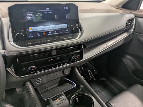 Used 2023 Nissan Rogue Platinum w/ Platinum Premium Package image 10