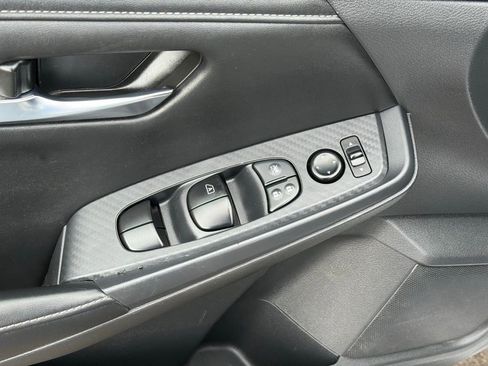 Used 2021 Nissan Sentra SV image 16