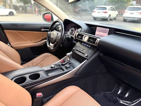 Used 2016 Lexus IS 200t w/ Premium Package RWD image 10
