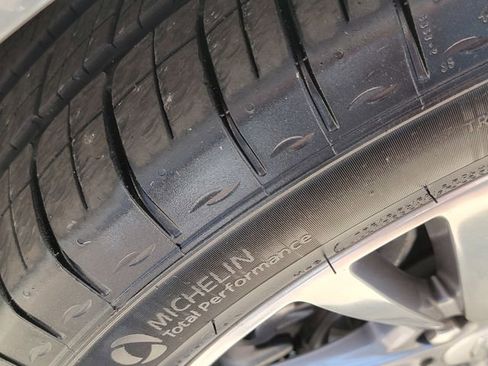 Used 2025 Cadillac XT5 Premium Luxury image 13