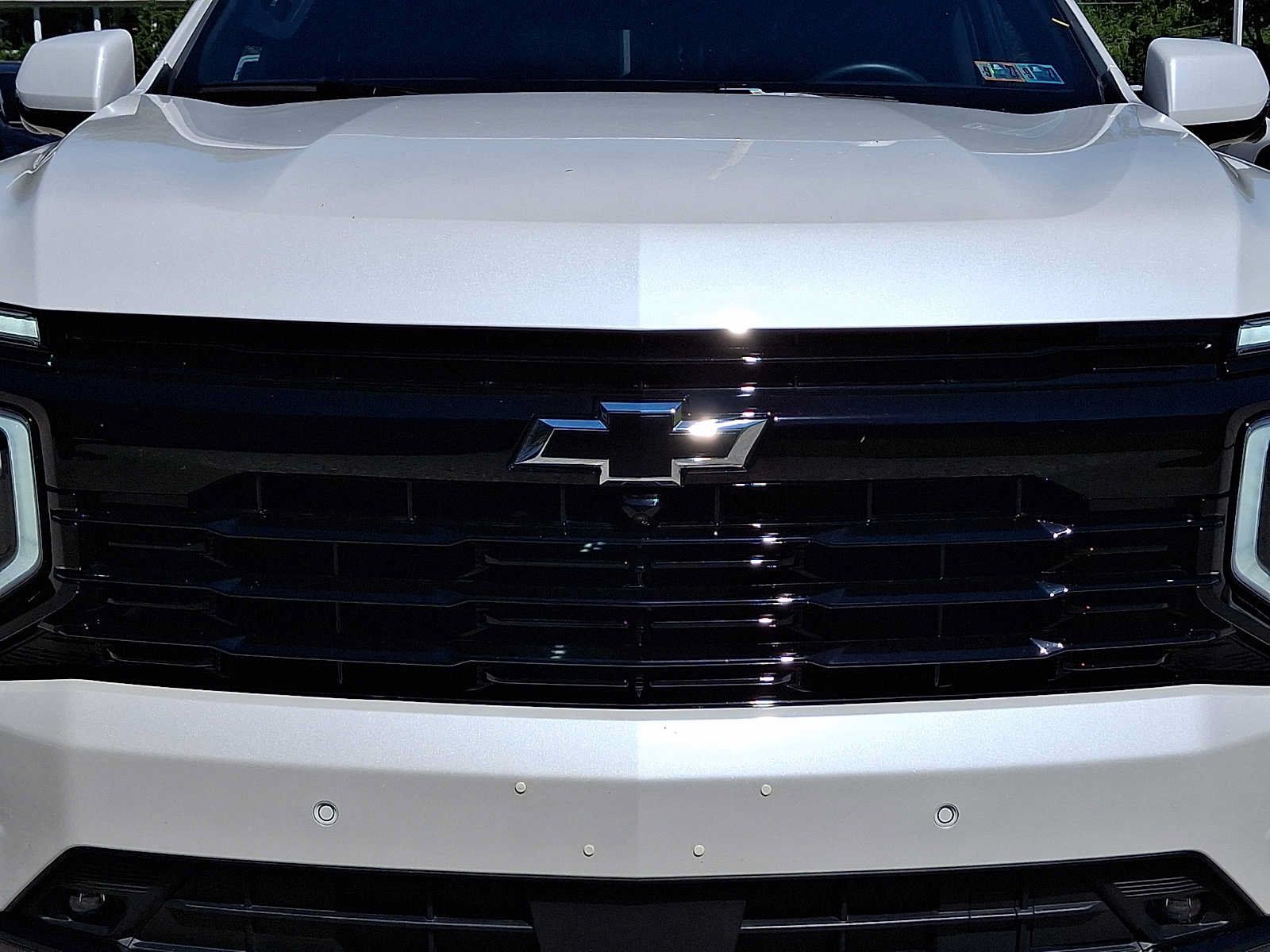 Used 2025 Chevrolet Suburban RST AWD/4WD image 9