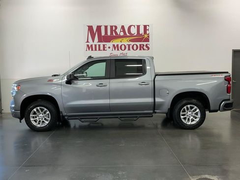 Used 2023 Chevrolet Silverado 1500 RST w/ Z71 Off-Road Package AWD/4WD image 2