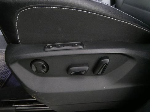 Used 2024 Volkswagen Atlas Cross Sport SEL R-Line AWD/4WD image 19