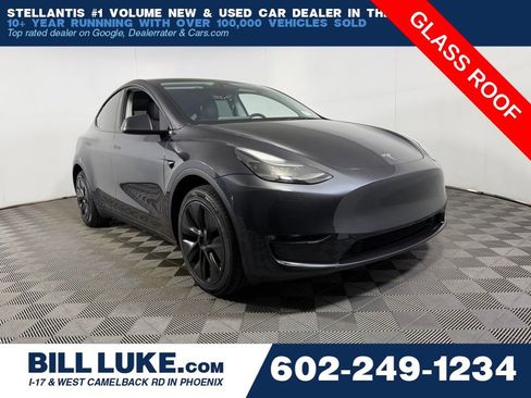 Used 2024 Tesla Model Y Long Range AWD/4WD image 1