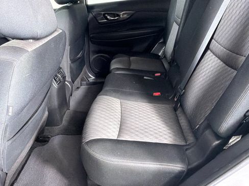 Used 2018 Nissan Rogue SV FWD image 19
