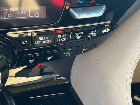 Certified 2026 Acura MDX w/ Advance Package AWD/4WD image 28