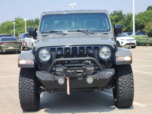 Used 2023 Jeep Gladiator Sport AWD/4WD image 2