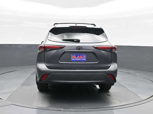 Used 2024 Toyota Highlander XLE image 8