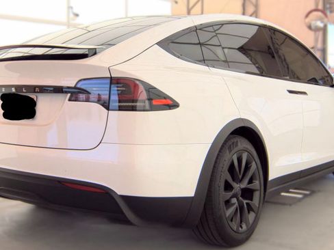 Used 2025 Tesla Model X AWD/4WD image 3