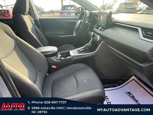 Used 2020 Toyota RAV4 LE image 27