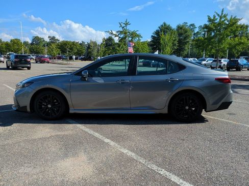Used 2026 Toyota Camry SE FWD image 7