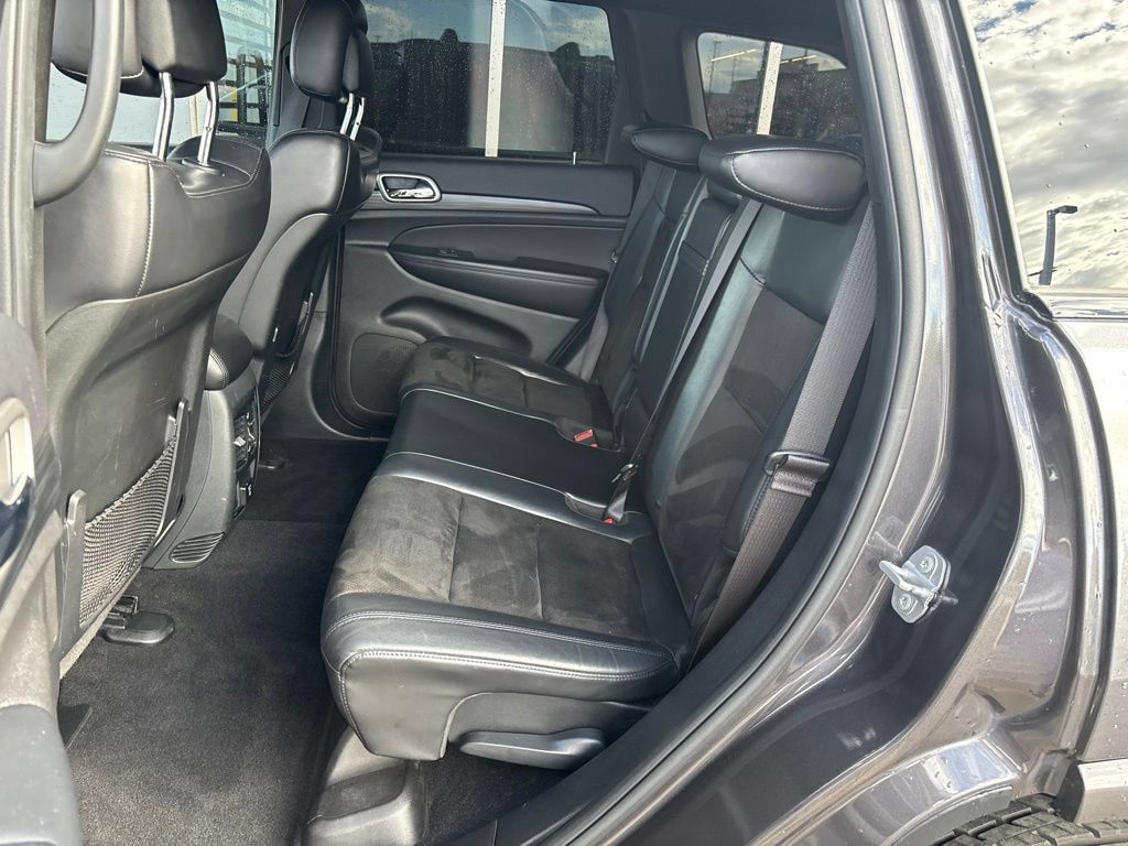 Used 2019 Jeep Grand Cherokee Altitude AWD/4WD image 14