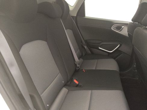 Used 2022 Kia Soul LX FWD image 19