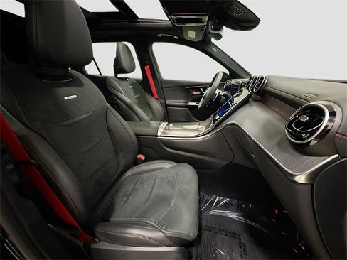 Used 2025 Mercedes-Benz GLC 43 AMG 4MATIC image 29