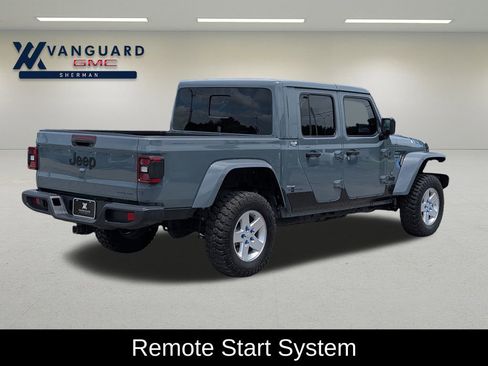 Used 2024 Jeep Gladiator Sport AWD/4WD image 7