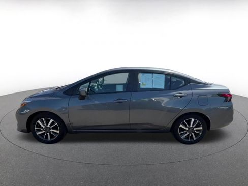 Used 2025 Nissan Versa SV image 9