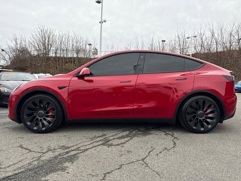 Used 2022 Tesla Model Y Performance image 3