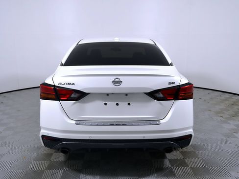 Used 2021 Nissan Altima 2.5 SR FWD image 9