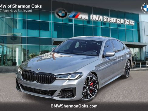 Used 2023 BMW M550i xDrive w/ Executive Package AWD/4WD image 1