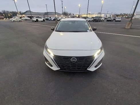 Used 2025 Nissan Altima 2.5 SV image 11