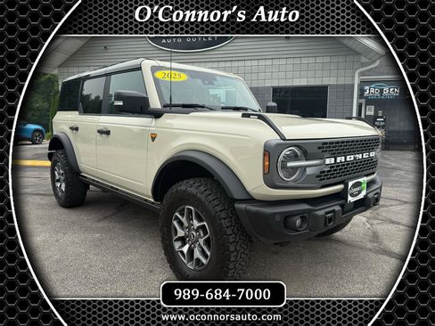 Used 2025 Ford Bronco Badlands AWD/4WD image 1