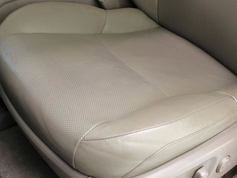 Used 2017 Lexus GX 460 Premium w/ Premium Package image 35