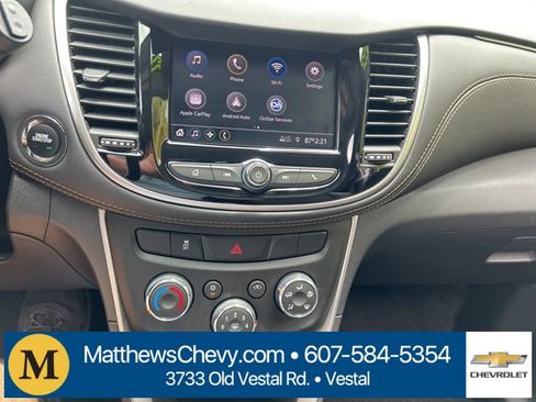 Certified 2022 Chevrolet Trax LT w/ LT Convenience Package image 21