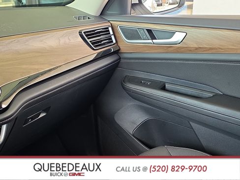 Used 2024 Volkswagen Atlas SE AWD/4WD image 15