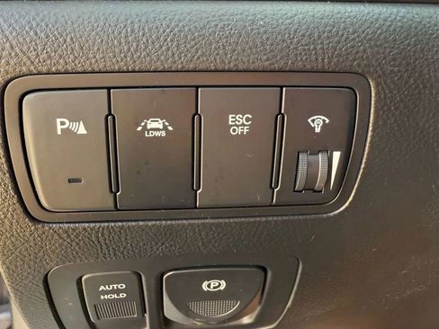 Used 2012 Hyundai Genesis 3.8 w/ Premium Pkg image 13