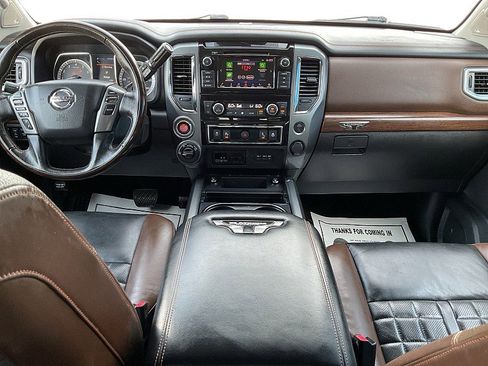 Used 2019 Nissan Titan Platinum Reserve AWD/4WD image 13