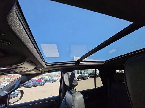 Used 2023 Chevrolet Tahoe High Country AWD/4WD image 22