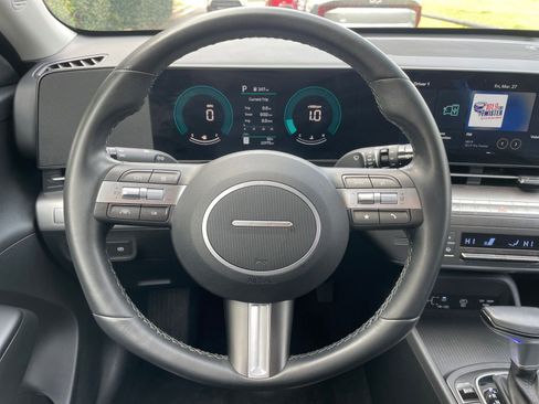 Used 2025 Hyundai Kona SEL image 29